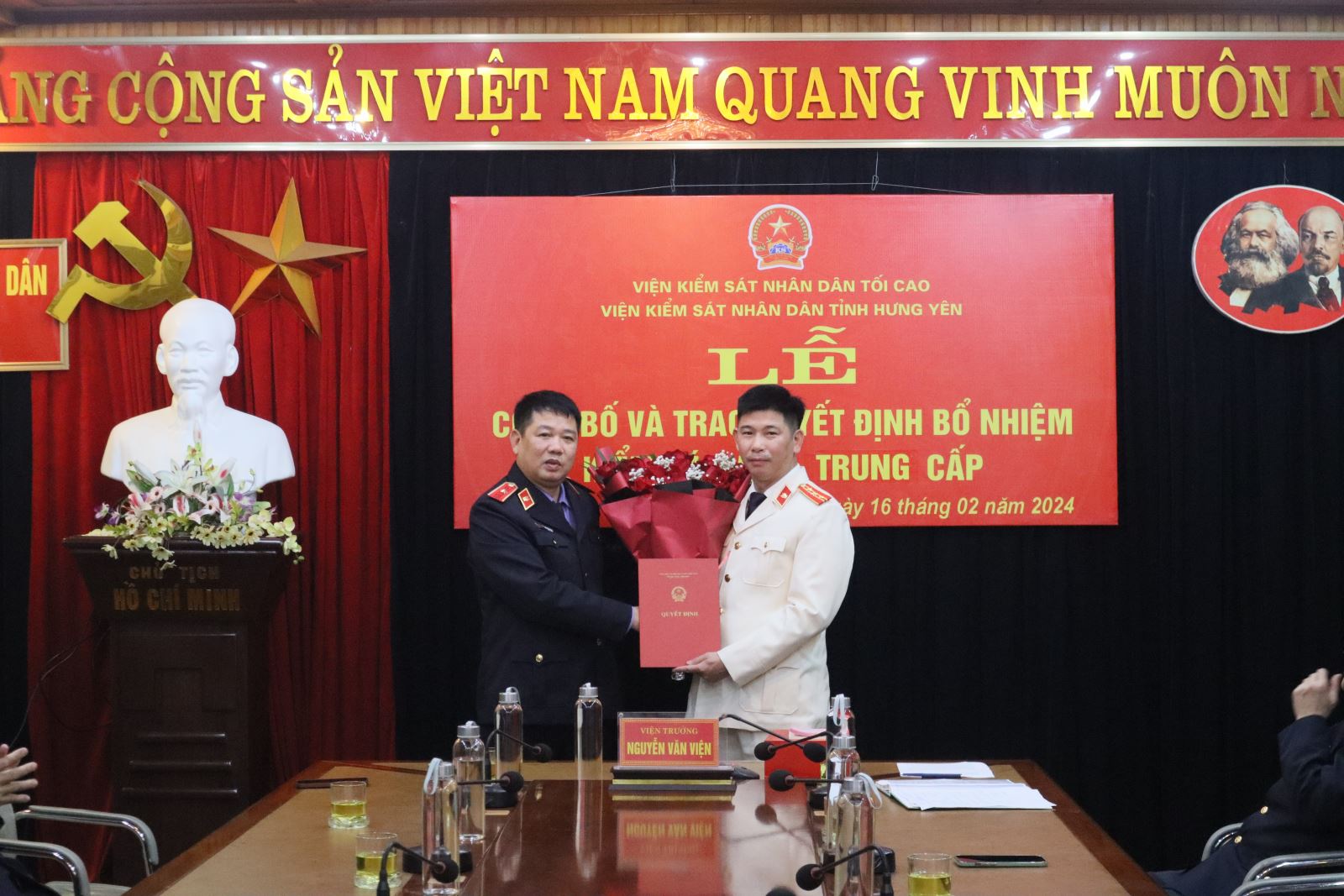 Lễ công bố và trao quyết định bổ nhiệm chức danh Kiểm sát viên trung cấp Viện kiểm sát nhân dân tỉnh Hưng Yên