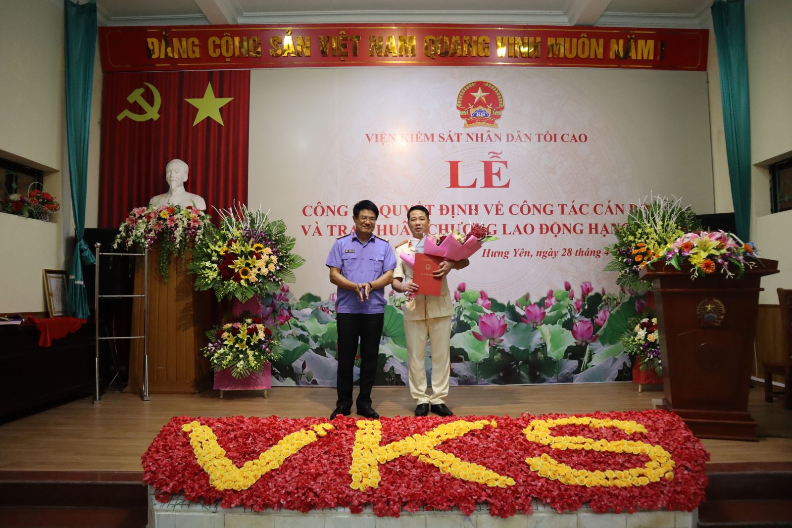 Ngày 28/4/2022 tại VKSND tỉnh Hưng Yên, VKSND tối cao tổ chức Lễ công bố về công tác cán bộ và trao tặng Huân chương lao động hạng ba của Chủ tịch nước.