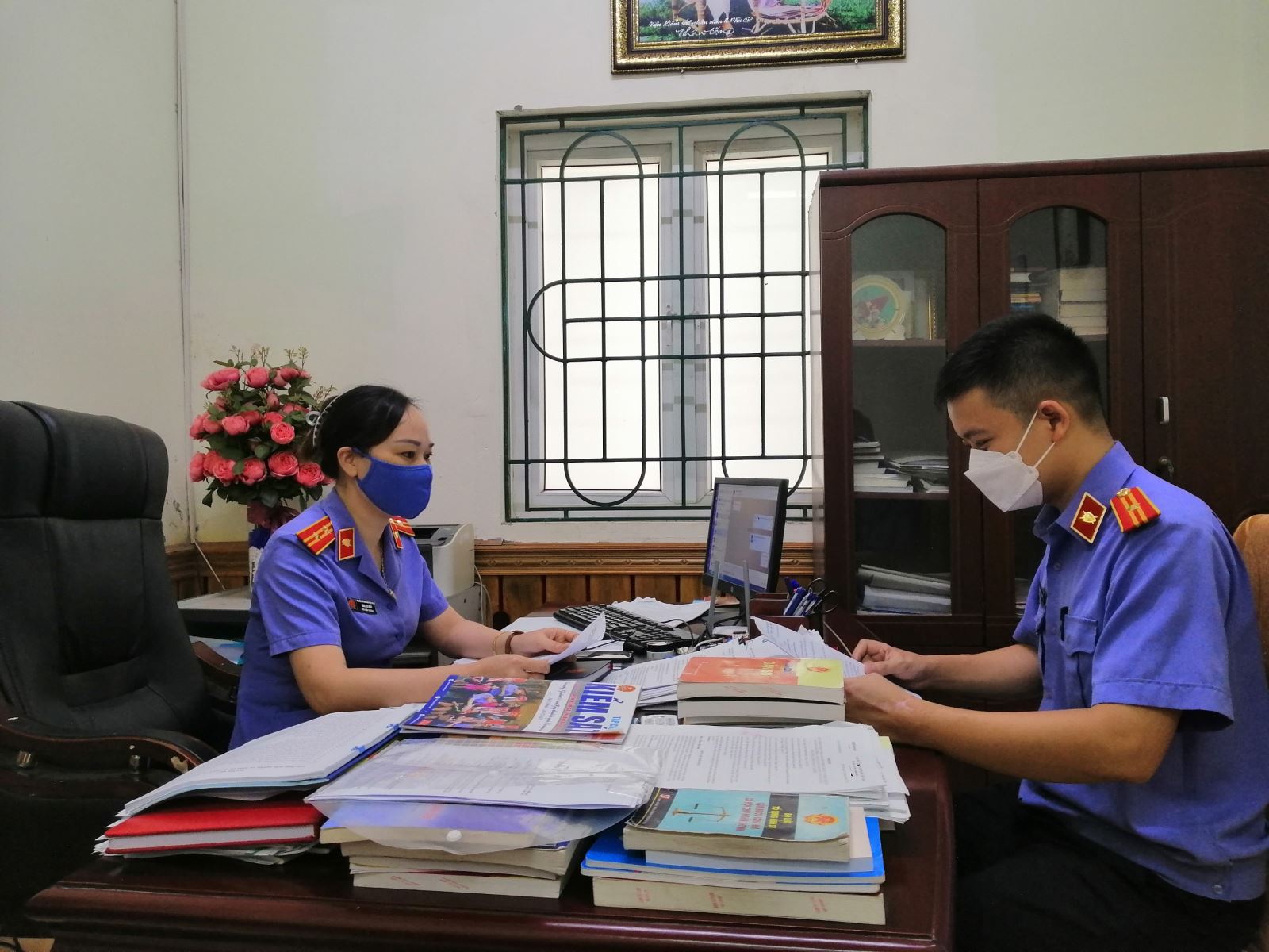 Viện KSND huyện Tiên Lữ ban hành Quyết định kháng nghị  đối với 02 Quyết định về thi hành án của Chi cục THADS huyện