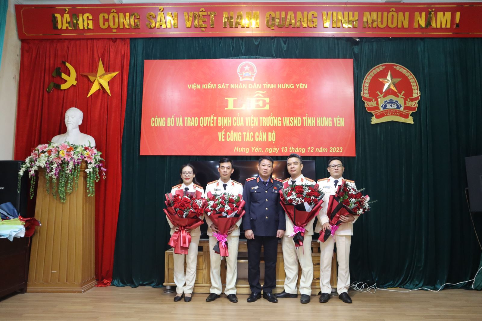 VKSND tỉnh Hưng Yên: Công bố và trao các Quyết định về công tác cán bộ