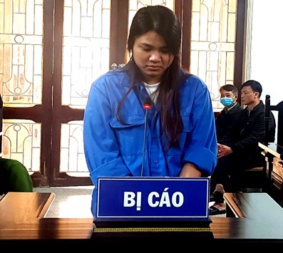 Viện kiểm sát nhân dân thành phố Hưng Yên tổ chức phiên tòa hình sự rút kinh nghiệm và thực hiện công bố tài liệu, chứng cứ bằng hình ảnh, dữ liệu điện tử tại phiên tòa đối với vụ án Lừa đảo chiếm đoạt tài sản.