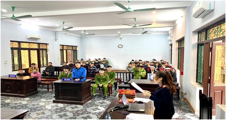 LĨNH ÁN MƯỜI CHÍN NĂM TÙ CHỈ VÌ CÂY TRỨNG GÀ