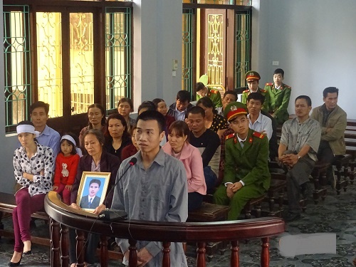 21 năm 6 tháng tù cho kẻ dùng dao chém bạn và sử dụng hêrôin 