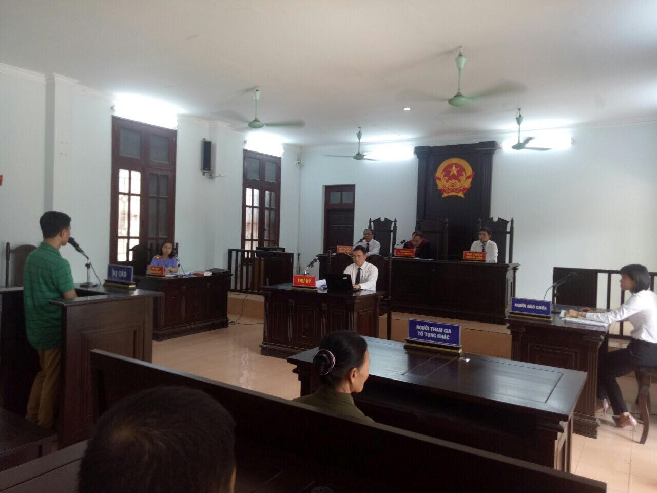 Ngày 25/ 4/ Viện KSND huyện Yên Mỹ phối hợp với Tòa án nhân dân huyện Yên Mỹ tổ chức phiên tòa rút kinh nghiệm.