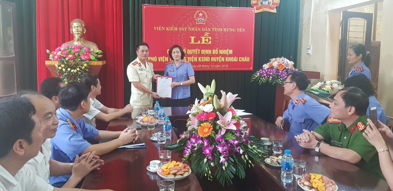 VIỆN KSND TỈNH HƯNG YÊN TỔ CHỨC LỄ CÔNG BỐ QUYẾT ĐỊNH  ĐIỀU ĐỘNG, BỔ NHIỆM PHÓ VIỆN TRƯỞNG VIỆN KSND HUYỆN KHOÁI CHÂU