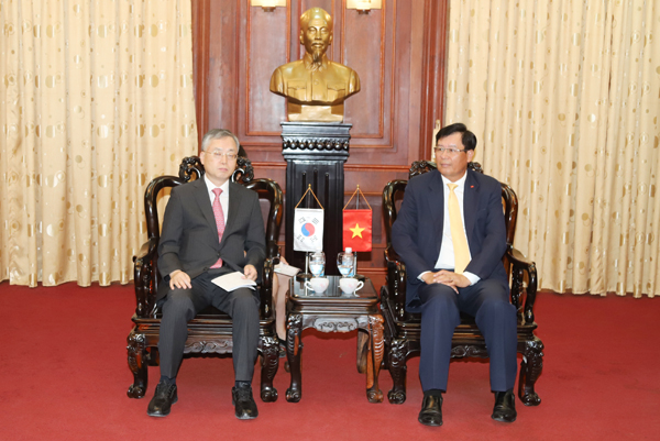 Lãnh đạo VKSND tối cao tiếp Đoàn đại biểu Viện công tố thành phố Busan, Hàn Quốc  