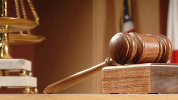 Kinh nghiệm kiểm sát quyết định tạm đình chỉ giải quyết vụ việc dân sự