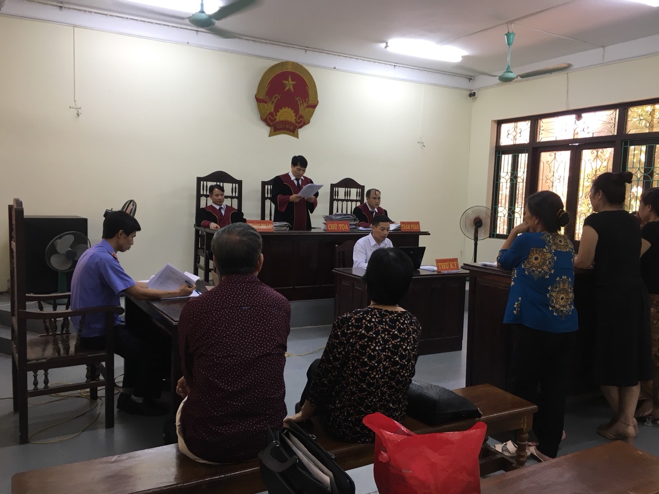 PHÒNG KIỂM SÁT ÁN DÂN SỰ - HÀNH CHÍNH, VKSND TỈNH HƯNG YÊN TỔ CHỨC PHIÊN TÒA RÚT KINH NGHIỆM