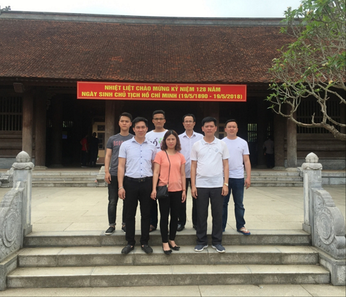 Về thăm quê Bác